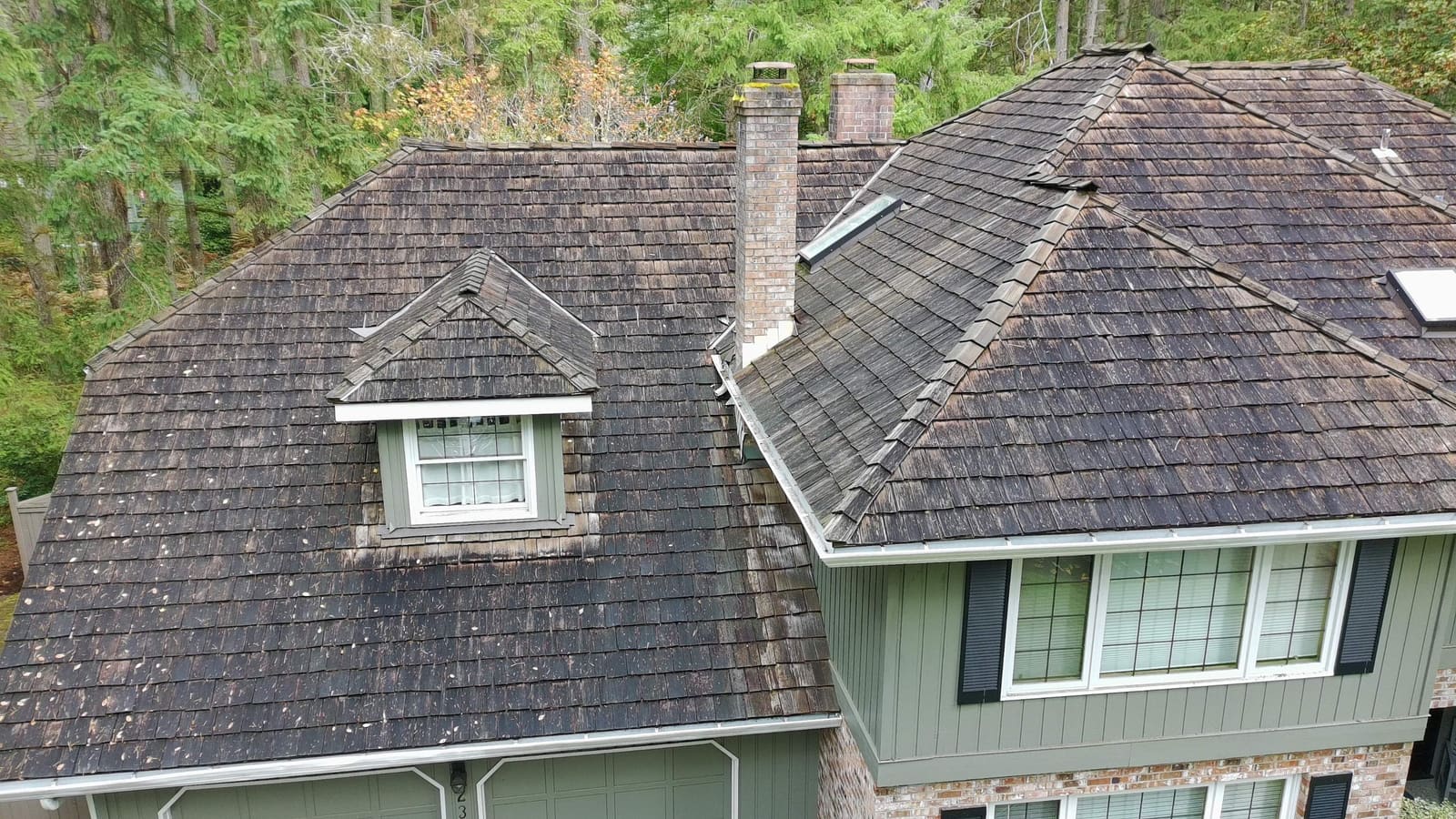 Very aged roof before replacement